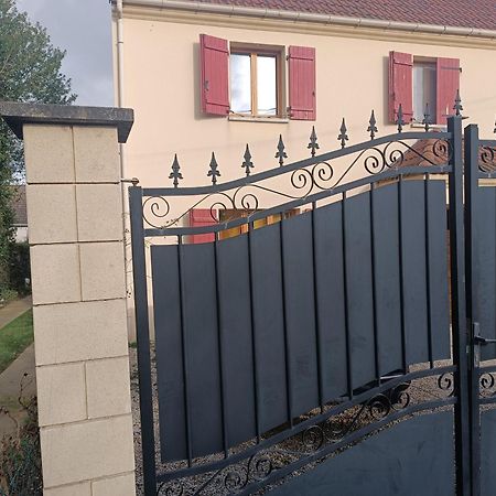 Maison Cheptainville Avec Terrasse Sur Verdure Exteriér fotografie