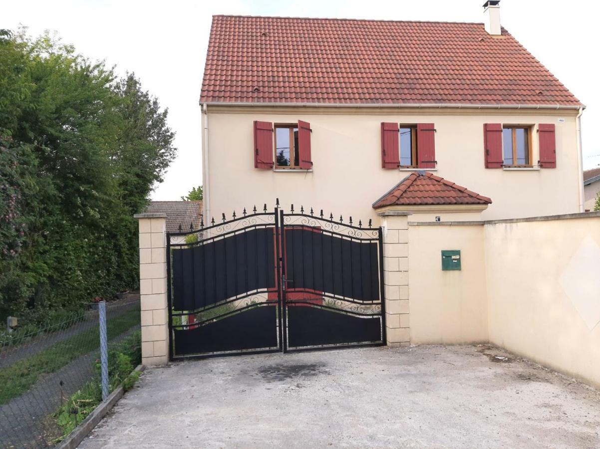 Maison Cheptainville Avec Terrasse Sur Verdure Exteriér fotografie